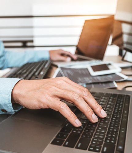 برنامه نویسی گروه به نرم‌افزار شریف علم و صنعت